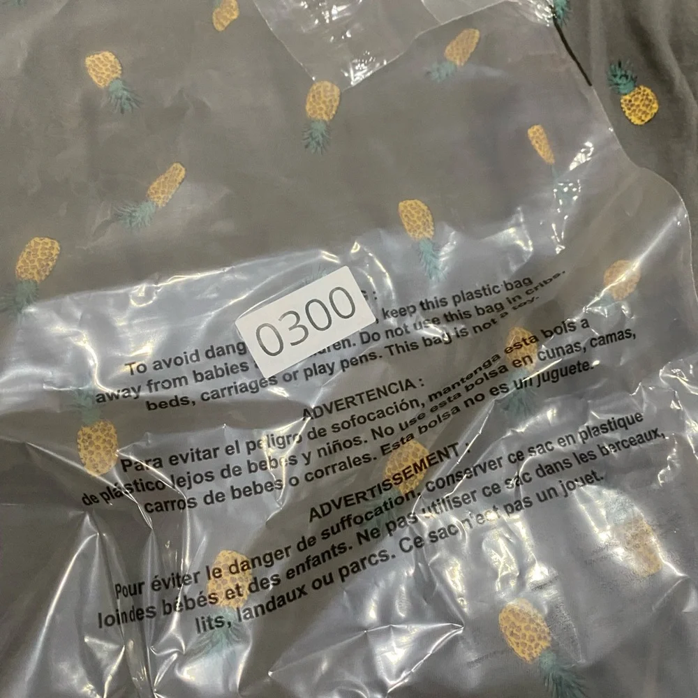 Fifth Sun Summer Vibes Pineapple Tank Top Size Medium - Picture 6 of 6